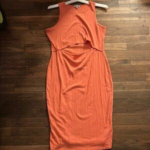 Sleeveless Coral Midi Dress